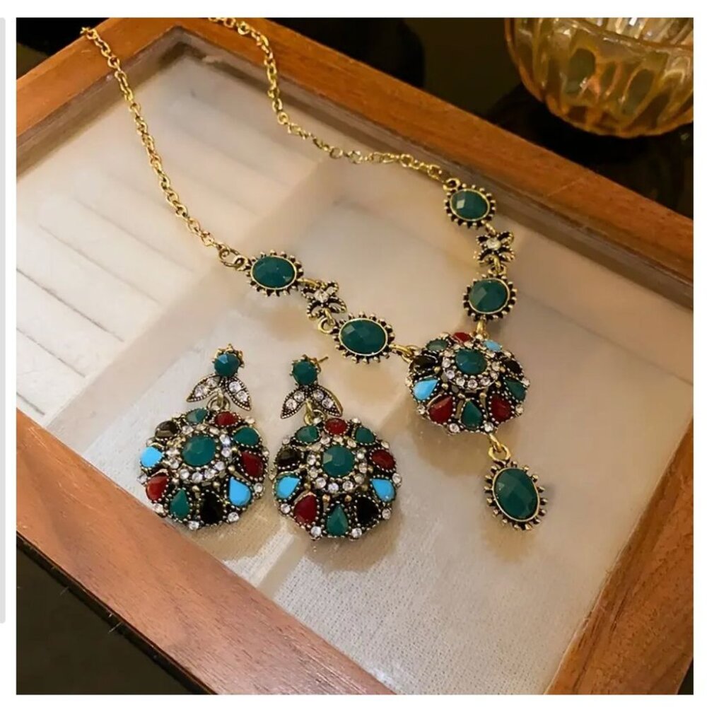 Vintage-Inspired Gold-Tone Necklace & Earrings Set With Turquoise And Red Accent